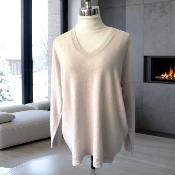 PURE COLLECTION 100% CASHMERE OVERSIZED V-NECK SWEATER - Picture 1 of 12
